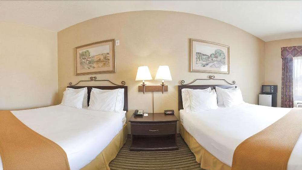 Holiday Inn Express Hotel & Suites Marina By Ihg Dış mekan fotoğraf