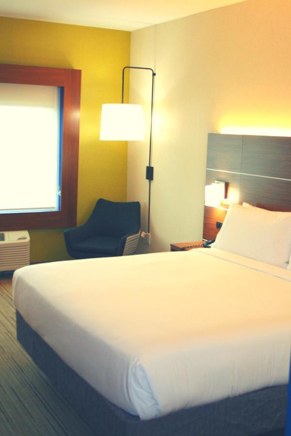 Holiday Inn Express Hotel & Suites Marina By Ihg Dış mekan fotoğraf