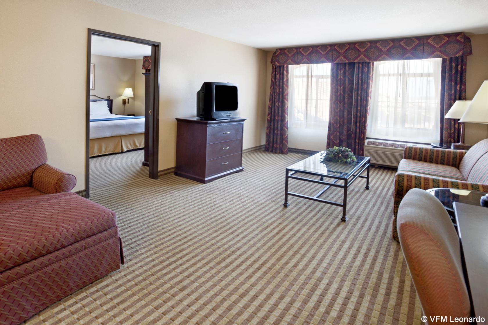 Holiday Inn Express Hotel & Suites Marina By Ihg Dış mekan fotoğraf