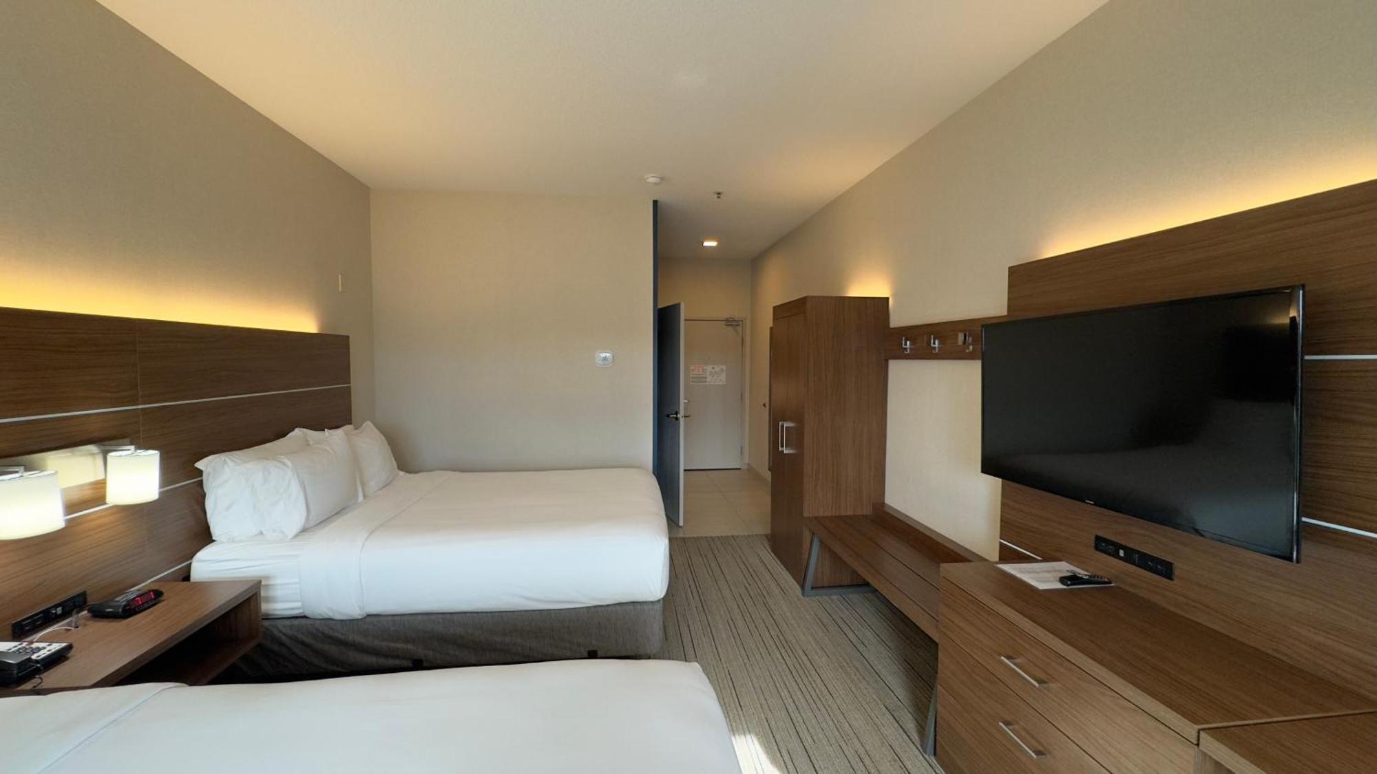 Holiday Inn Express Hotel & Suites Marina By Ihg Dış mekan fotoğraf